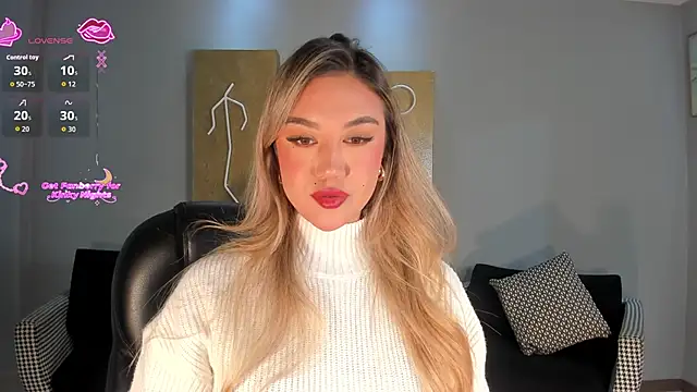 RebeccaHudson online show from March 18, 2026, 7:59 pm