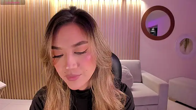 RebeccaHudson online show from September 30, 2025, 7:09 pm