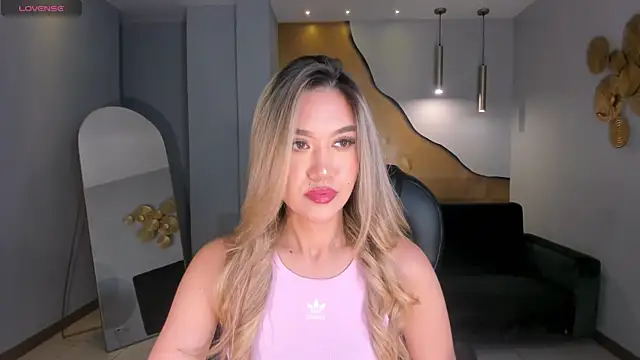 RebeccaHudson online show from March 25, 2026, 7:24 pm