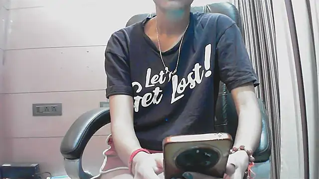 collage hoty online show from October 6, 2025, 4:41 pm