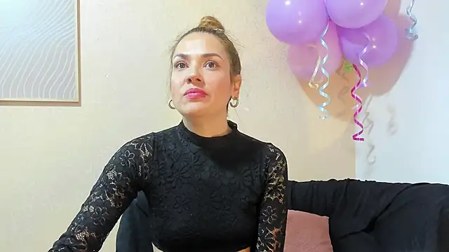 camilawm19 online show from March 20, 2025, 10:10 am