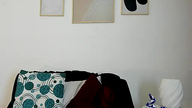 camilawm19 online show from September 13, 2025, 11:38 pm