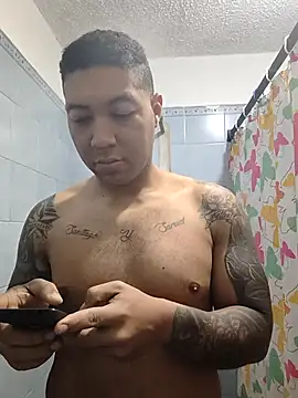 Snapshot of Morenocosta12 chatting on November 5, 2025, 2:31 pm Morenocosta12 online show from November 5, 2025, 2:31 pm