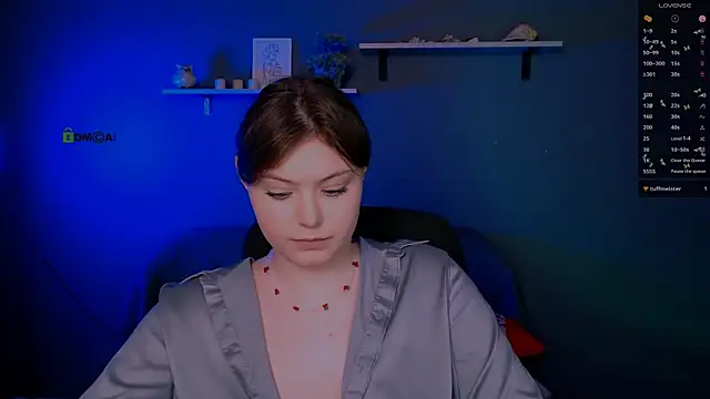 nikole kitt online show from December 1, 2025, 8:32 pm