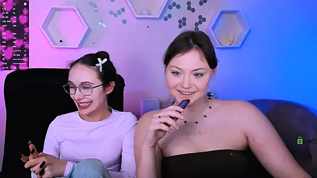 nikole kitt online show from November 30, 2025, 8:09 pm