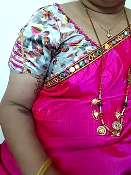 gaurika18 online show from October 6, 2025, 1:01 pm