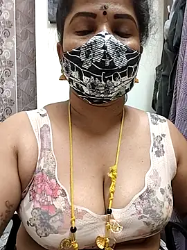 Snapshot of gaurika18 chatting on May 24, 2026, 5:35 pm gaurika18 online show from May 24, 2026, 5:35 pm
