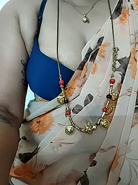 gaurika18 online show from December 2, 2025, 11:06 pm