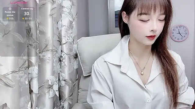 NINIbaby-99 online show from November 23, 2025, 3:22 pm