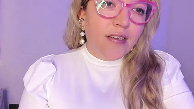 Naty Mature  online show from November 11, 2025, 5:30 pm