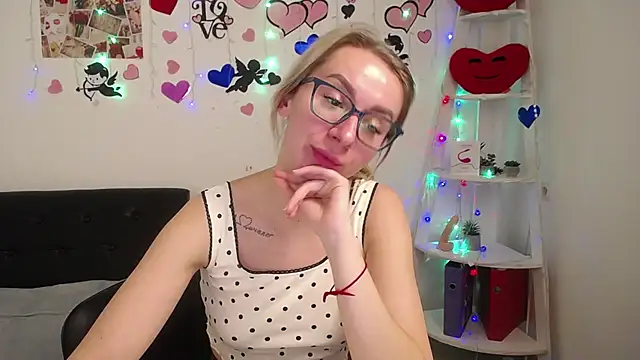 Snapshot of VasilisaSii chatting on February 24, 2025, 9:10 am VasilisaSii online show from February 24, 2025, 9:10 am