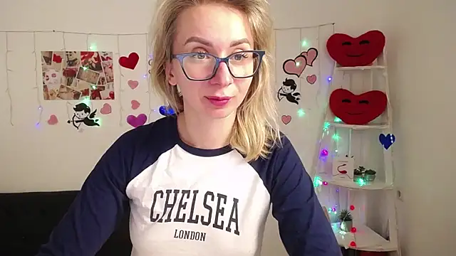 Snapshot of VasilisaSii chatting on February 22, 2025, 12:18 pm VasilisaSii online show from February 22, 2025, 12:18 pm