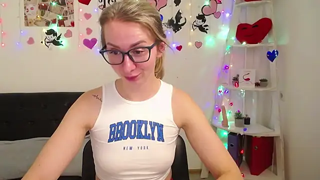 Snapshot of VasilisaSii chatting on March 7, 2025, 9:51 am VasilisaSii online show from March 7, 2025, 9:51 am