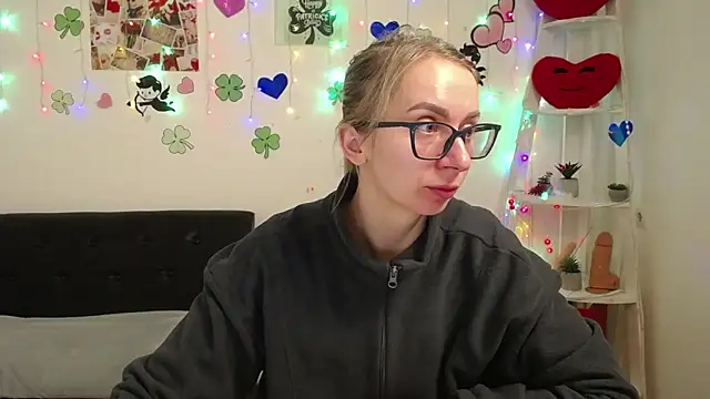 Snapshot of VasilisaSii chatting on March 19, 2025, 6:03 am VasilisaSii online show from March 19, 2025, 6:03 am