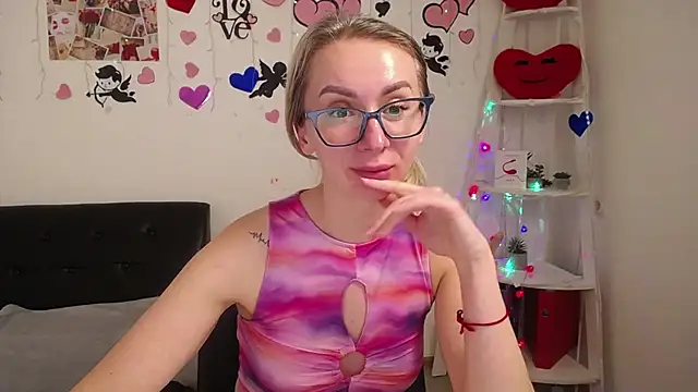 Snapshot of VasilisaSii chatting on February 24, 2025, 12:16 pm VasilisaSii online show from February 24, 2025, 12:16 pm