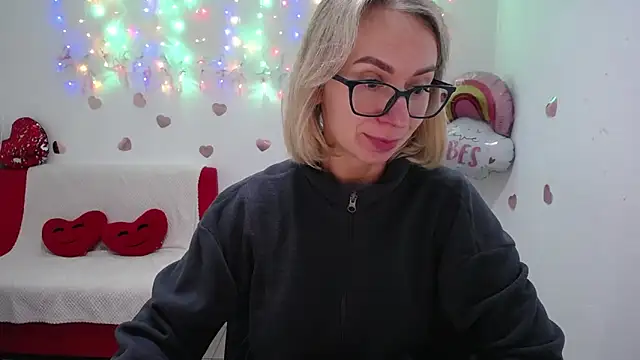 Snapshot of VasilisaSii chatting on October 8, 2025, 5:31 am VasilisaSii online show from October 8, 2025, 5:31 am