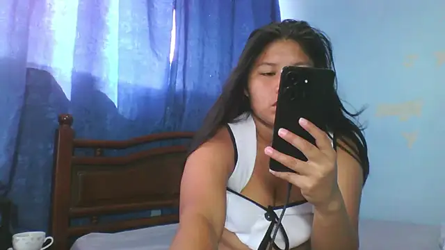 Snapshot of JenniferChian chatting on May 5, 2026, 12:41 pm JenniferChian online show from May 5, 2026, 12:41 pm