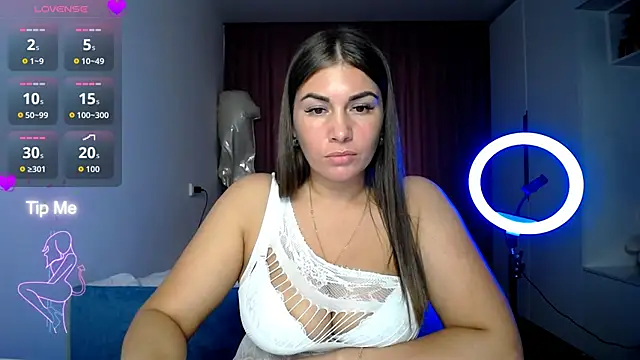 LinaSparks online show from March 18, 2026, 2:19 pm