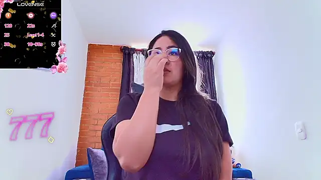 Snapshot of kendall_sexy27 chatting on February 3, 2026, 3:39 pm kendall sexy27 online show from February 3, 2026, 3:39 pm