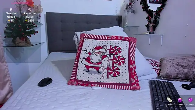 atenea 21  online show from November 18, 2025, 8:34 pm