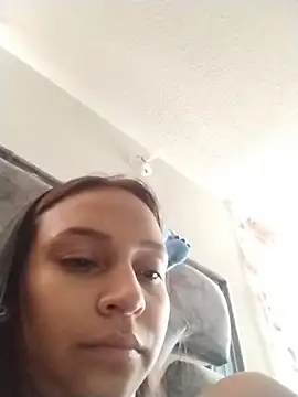 emma ambar online show from February 4, 2026, 9:10 pm