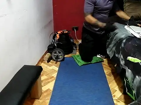 rolobot online show from October 16, 2025, 1:47 am