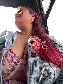 lia moon77 online show from September 27, 2025, 8:15 pm