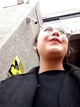 lara moon25 online show from January 3, 2025, 10:29 pm