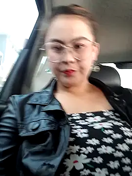 lara moon25 online show from September 27, 2025, 8:04 pm