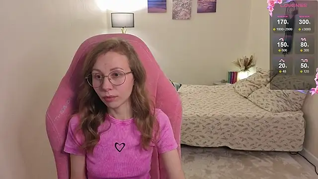 Snapshot of Lill_Mary chatting on November 17, 2025, 4:05 am Lill Mary online show from November 17, 2025, 4:05 am