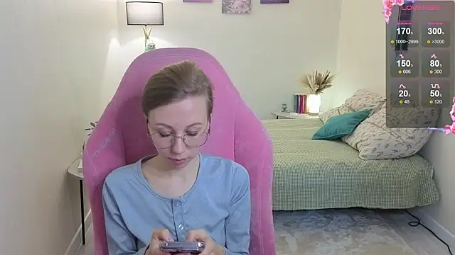 Snapshot of Lill_Mary chatting on October 20, 2025, 2:24 am Lill Mary online show from October 20, 2025, 2:24 am