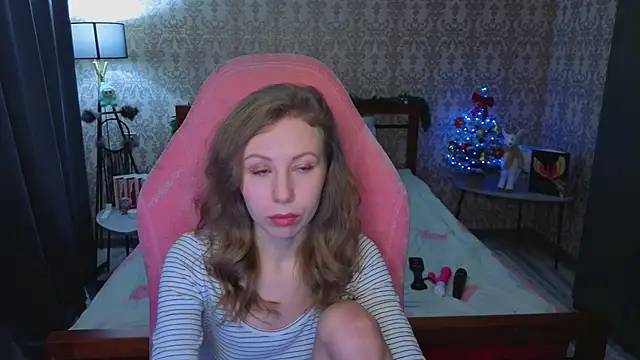 Lill Mary online show from December 17, 2025, 4:17 am