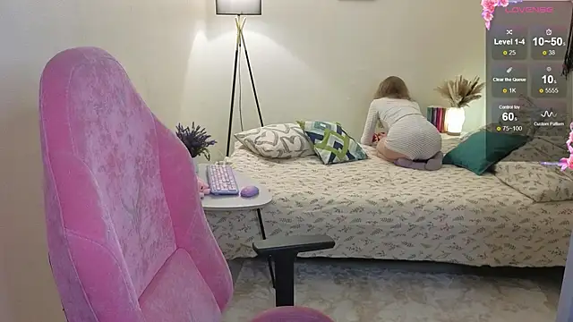 Snapshot of Lill_Mary chatting on October 27, 2025, 2:23 am Lill Mary online show from October 27, 2025, 2:23 am