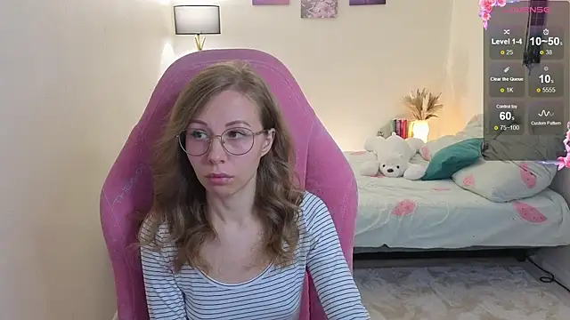 Snapshot of Lill_Mary chatting on October 15, 2025, 1:26 am Lill Mary online show from October 15, 2025, 1:26 am