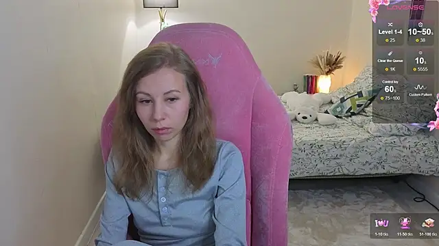 Snapshot of Lill_Mary chatting on October 18, 2025, 12:01 am Lill Mary online show from October 18, 2025, 12:01 am