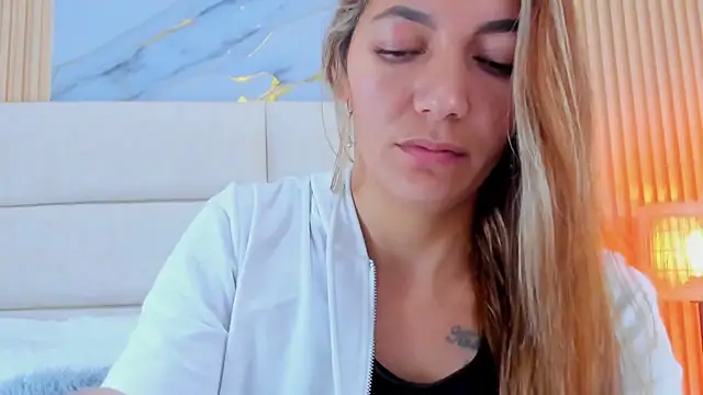 Snapshot of Mia_Malkovaa_ chatting on June 4, 2026, 1:05 pm Mia Malkovaa online show from June 4, 2026, 1:05 pm