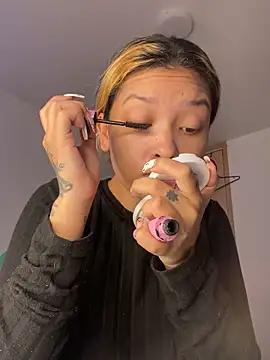 baby lizy online show from October 5, 2025, 6:20 pm