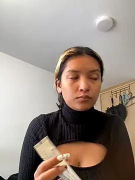 baby lizy online show from October 4, 2025, 8:10 pm