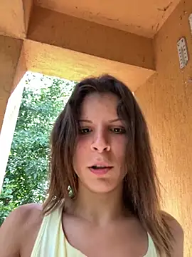 Snapshot of Nikkibaby0015 chatting on August 2, 2026, 12:47 pm Nikkibaby0015 online show from August 2, 2026, 12:47 pm