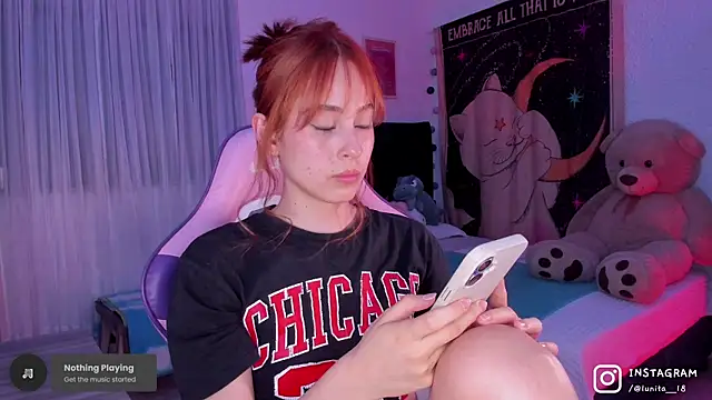 alice guerin  online show from October 3, 2025, 2:26 am