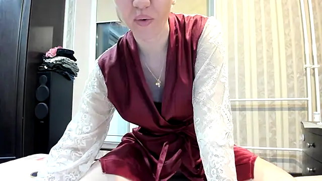 Cookiecutey online show from April 15, 2026, 7:58 pm