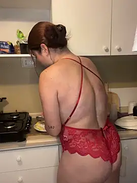 WhiteWomen online show from November 10, 2025, 11:10 pm