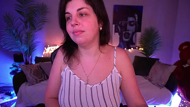 MirandaWong online show from April 3, 2026, 5:36 am