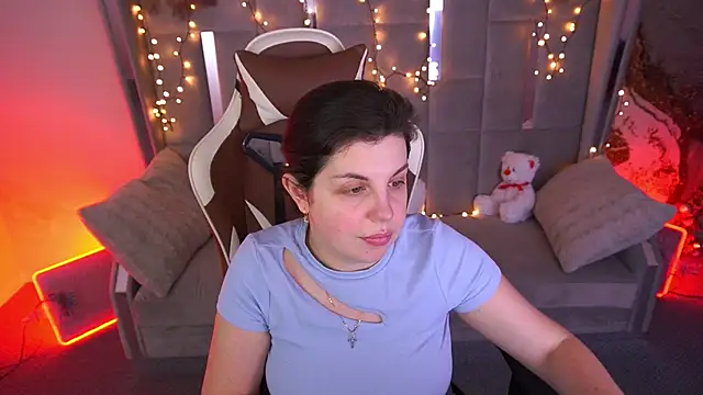 MirandaWong online show from February 7, 2026, 6:43 am