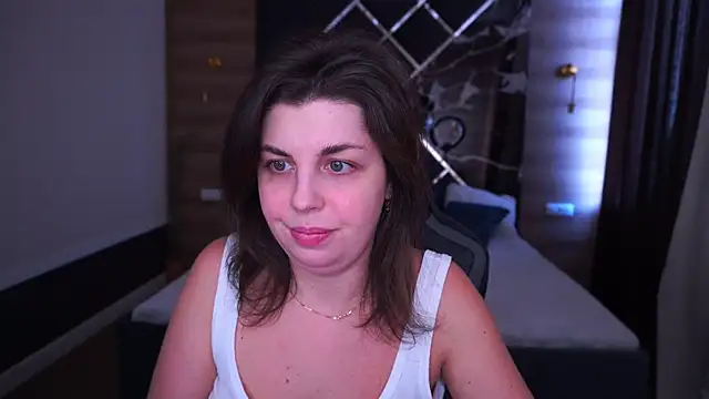 MirandaWong online show from September 27, 2025, 5:24 am