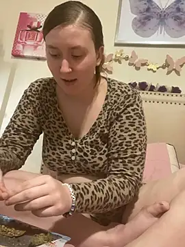 papsmirf   online show from February 26, 2026, 9:15 pm