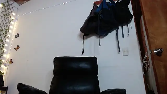 calioppe01 online show from September 14, 2025, 12:55 am