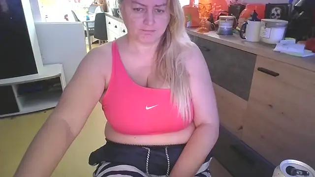 Meliss Official9 online show from November 1, 2025, 8:19 am