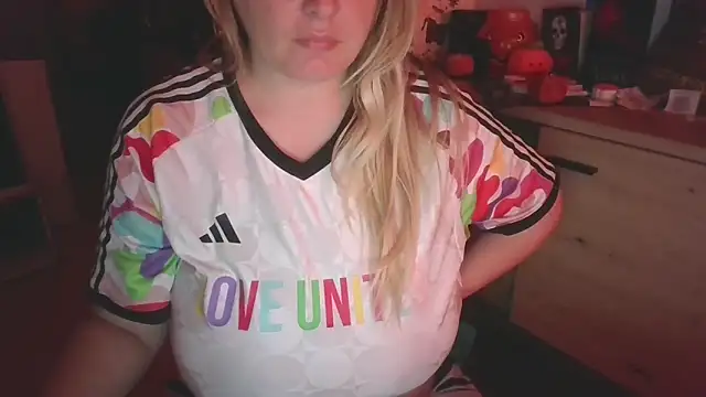 Meliss Official9 online show from October 20, 2025, 8:20 pm