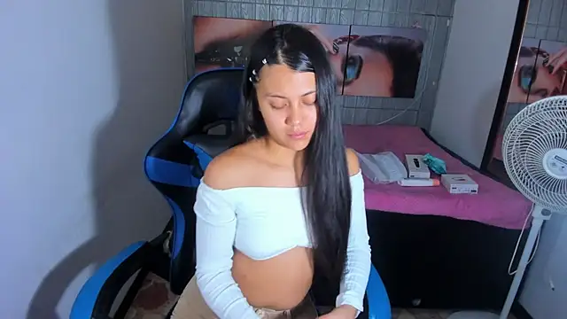 Catalehia Milk online show from September 14, 2025, 4:02 am